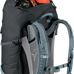 Deuter Futura 32 Hiking Backpack Backpacks & Duffels